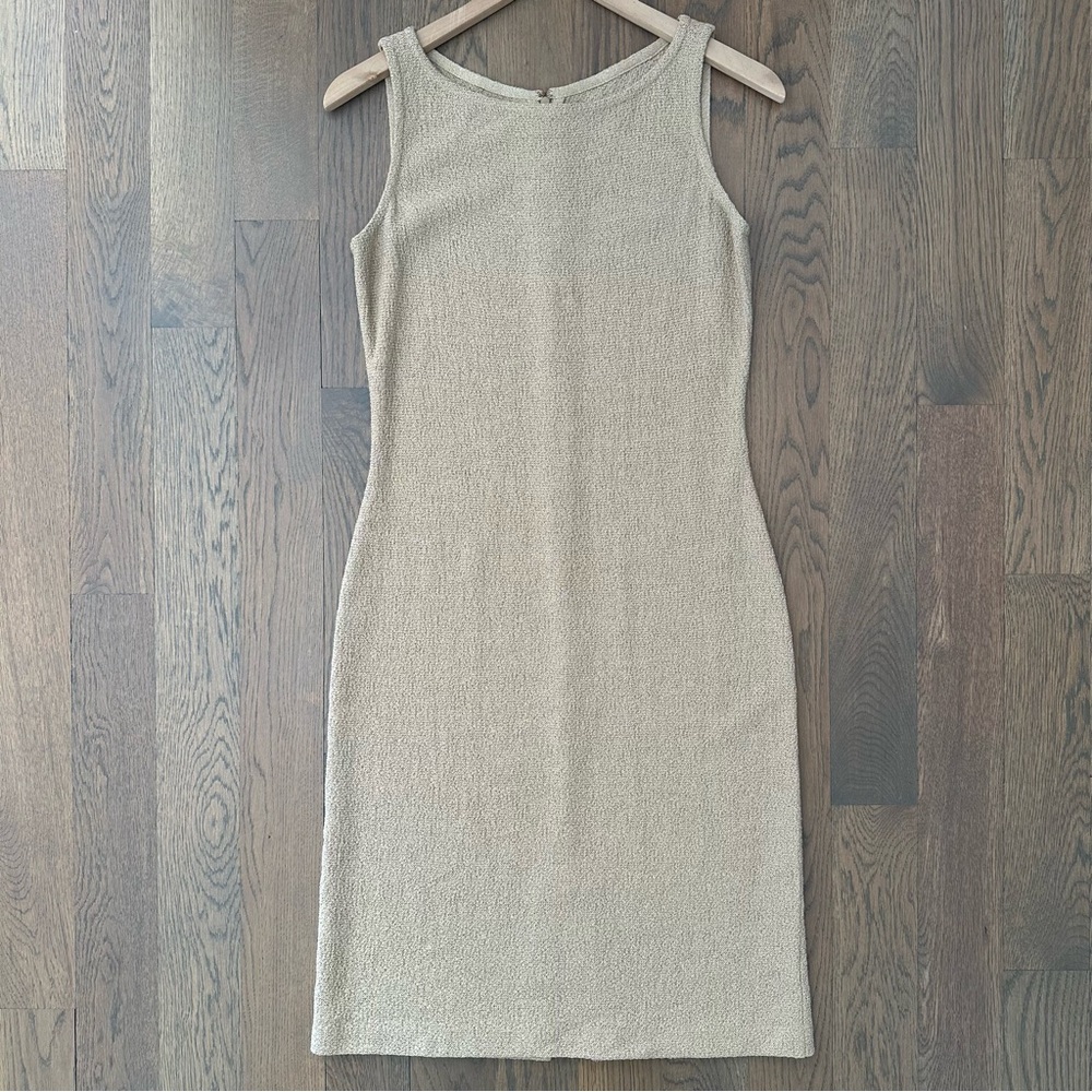 St. John Round Neck Sleeveless Bodycon Knee Length Dress in Tan Beige Size 6